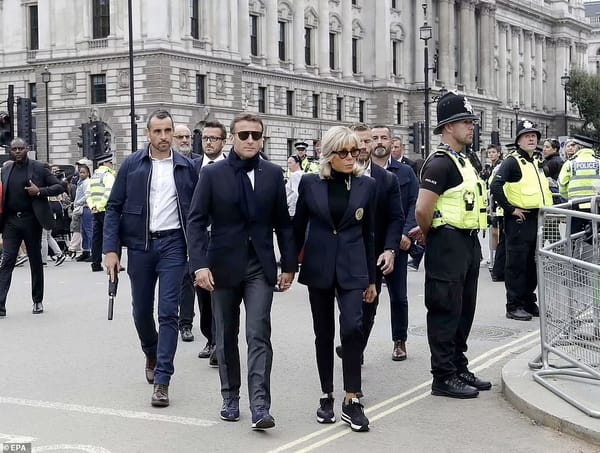 Ce que la promenade du couple Macron en baskets de luxe à Londres nous dit de la crise de la culture occidentale