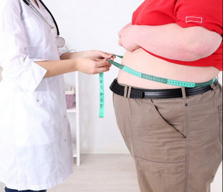 Une étude explique comment le surpoids augmente le risque de Covid sévère