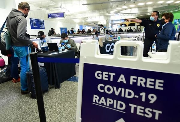 Pour Fauci, la pandémie continue