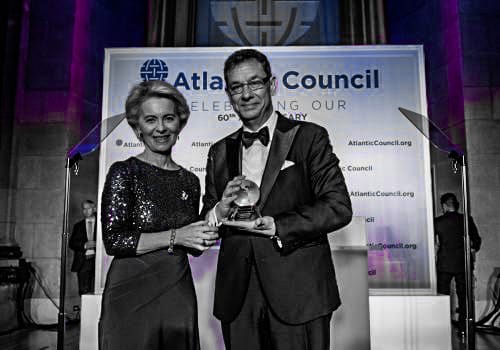 Covid-19 : les SMS échangés entre Ursula et Bourla bientôt divulgués ?