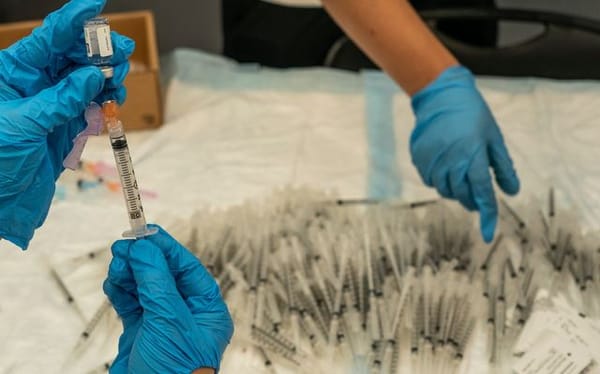 Moderna : les ventes de vaccin ARN Spikevax en totale chute libre