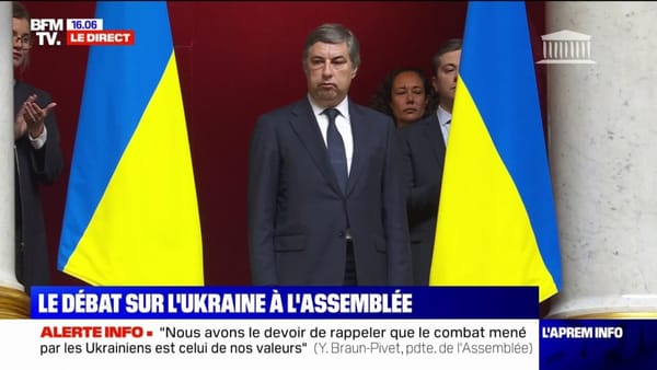 La crise de la représentation nationale en direct – quand tous les députés (présents) font (pour la deuxième fois) une « standing ovation » à l’ambassadeur d’Ukraine