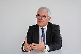 ALERTE : le procureur chargé du dossier Mc Kinsey invité à festoyer à l’Elysée