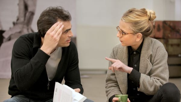 L’étrange osmose entre l’entourage de Macron et l’entourage de Bolloré (et de Zemmour…)