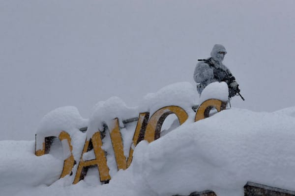 Les élites de Davos sont bien gardées….par l’argent des contribuables, par Ulrike Reisner