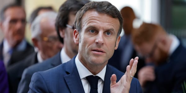 Macronie : cette charité socialiste qui mène à l’hôpital militaire, par Modeste Schwartz