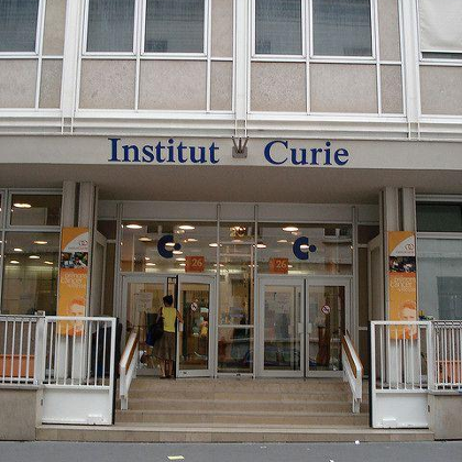 URGENT : la Cour d’Appel de Paris ordonne la réintégration d’une soignante suspendue avec paiement des salaires dus