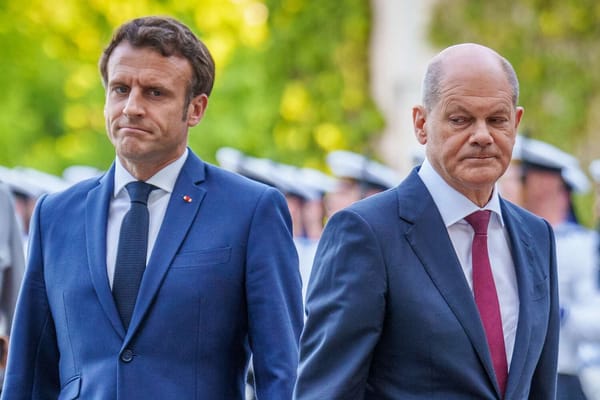 Macron sacrifie le couple franco-allemand pour se sauver
