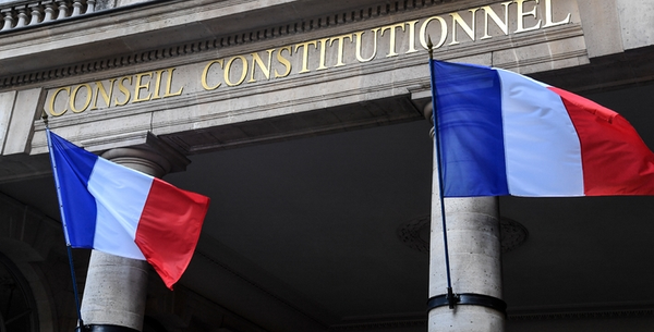 La politique post-moderne est antiparlementaire, par Yves-Marie Adeline