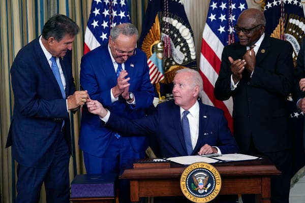 Biden met fin à l’état d’urgence nationale Covid