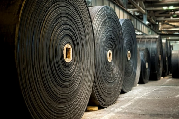 Le caoutchouc russe divise l’Union Européenne, par Olga Samofalova