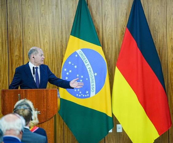 Scholz s’est montré nerveux lors de sa rencontre avec Lula, par Stanislav Blokhine