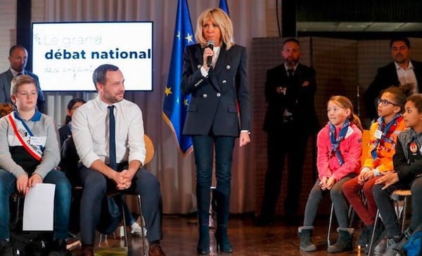 Macron ouvre une grave crise de la démocratie représentative