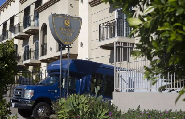 Aux USA, des responsables d’une maison de retraite inculpés de crimes liés au Covid