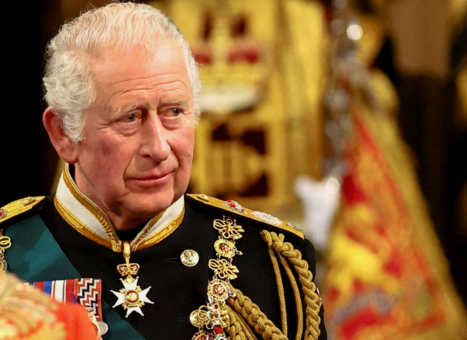 Charles III hésite à venir en visite dans l’Ancien Régime, par Modeste Schwartz