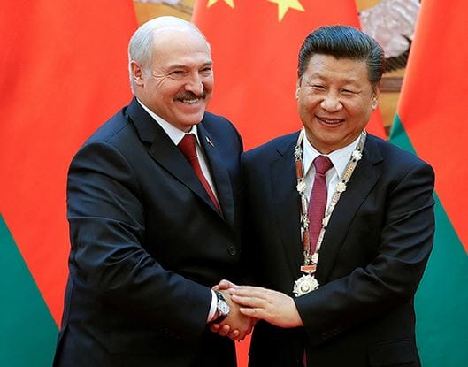 Xi et  Loukachenko parient sur l’effondrement de l’hégémonie mondiale, par Nation-news