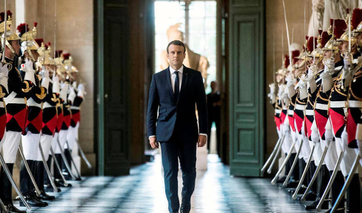 Emmanuel 1er reçoit Charles III – Faut-il raser Versailles ? par Modeste Schwartz