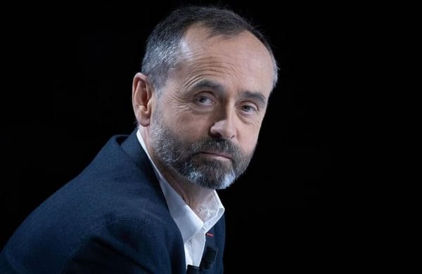 Robert Ménard : tous en uniforme, tous protégés ! par Modeste Schwartz