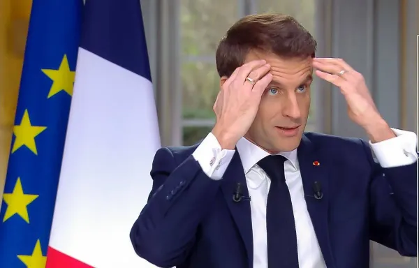 Discours de Macron : en même temps comme jamais, par Modeste Schwartz