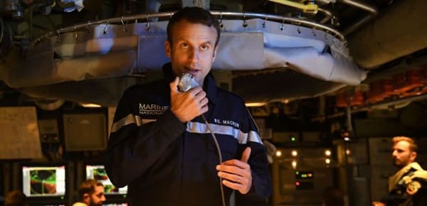 Macron se terre dans son bunker en attendant la grande crise