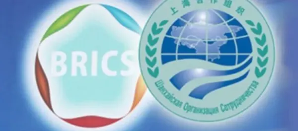 Pourquoi les pays arabes veulent rejoindre les BRICS ? Par Ishak Benhizia