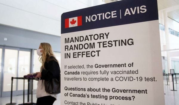 Canada : un enseignant non vacciné obtient gain de cause en justice