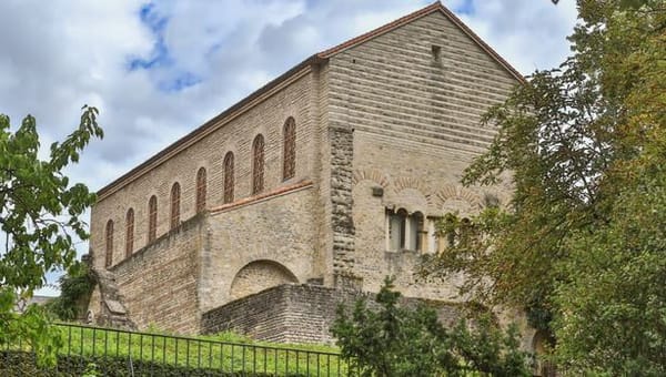 Un homme nommé « Dieu sauve »: retour  sur les origines  du christianisme