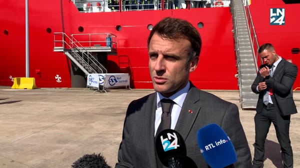 Macron cherche la bonne riposte à la contestation qui s’étend