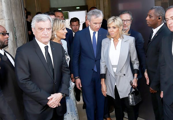 Brigitte Macron, Elisabeth Borne, et la privatisation de la République