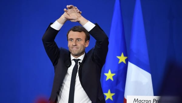 En même temps, Macron réindustrialise et ne réindustrialise pas