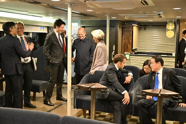 Mais pourquoi le vaccin et l’OMS obsèdent-t-il tant le G7 et la caste ?