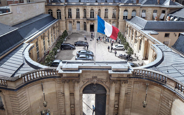 Patrimoine et Matignon : de quoi Bernard Cazeneuve est-il le nom ?