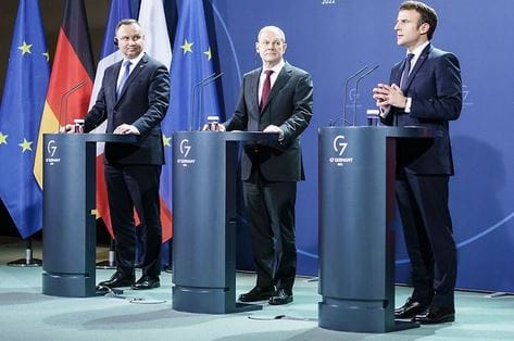 Autisme radical/Triangle de Weimar: l’Europe imaginaire d’E. Macron, par Modeste Schwartz