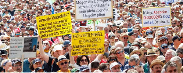 Bavière : « les imbéciles sont à Berlin ! », par Ulrike Reisner