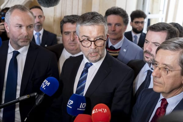 Malgré la capitulation des syndicats, la réforme des retraites peut encore chuter au Parlement