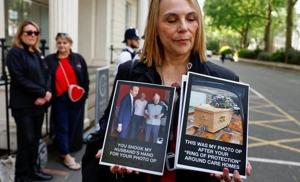 Royaume-Uni : les décès Covid traités comme des « déchets toxiques », dénoncent les familles