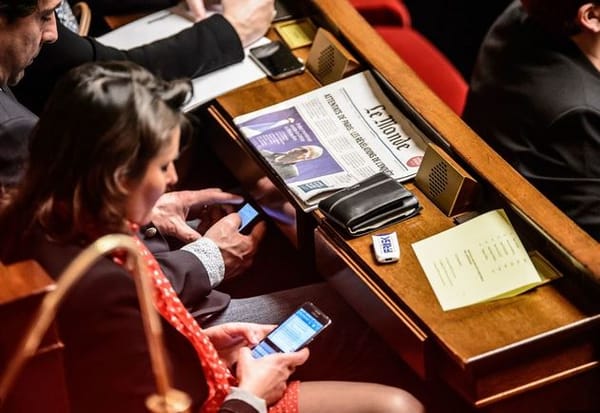 « Rentrée en douceur » d’un Parlement qui ne sert plus à rien, par Modeste Schwartz