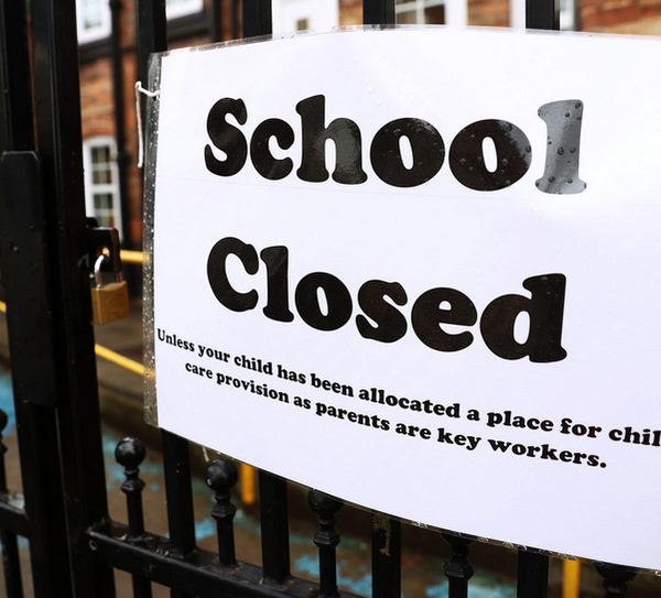 Royaume-Uni : plus de suicides chez les enfants dus aux fermetures d’écoles que de décès liés au Covid-19