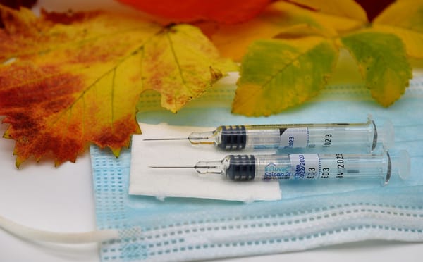 Sanofi lance son vaccin combiné grippe-COVID