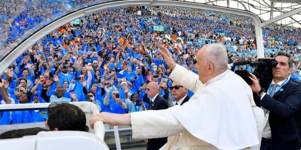 De plus en plus de murmures contre François au Vatican…