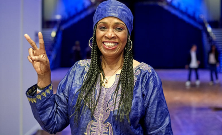 Le racisme systémique inflige à Rachel Kéké un logement social, + 7000€ – par Modeste Schwartz