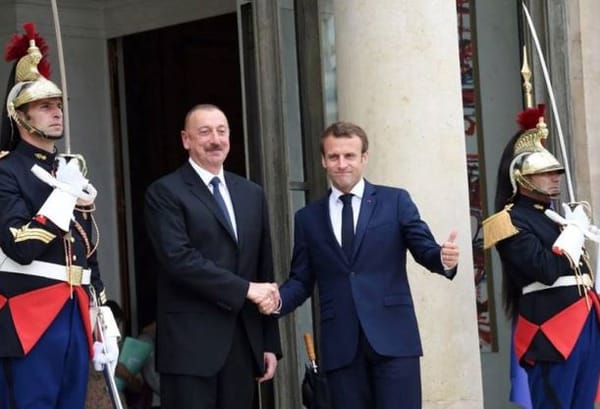 Macron veut devenir un artisan de la paix dans le Caucase ! par Topcor