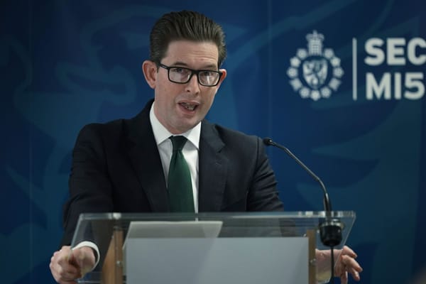 Au Royaume-Uni, la chasse à l’espion chinois est ouverte. Et en France ?