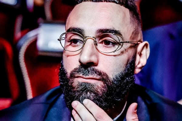 En bon petit collabo de Washington, Gérald Darmanin flique Benzema