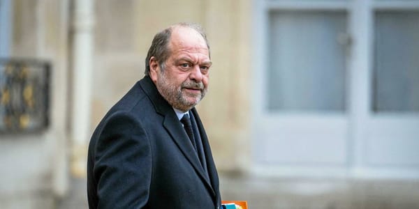 Dupond-Moretti devient « auto-acquitator », et la Justice en prend un coup