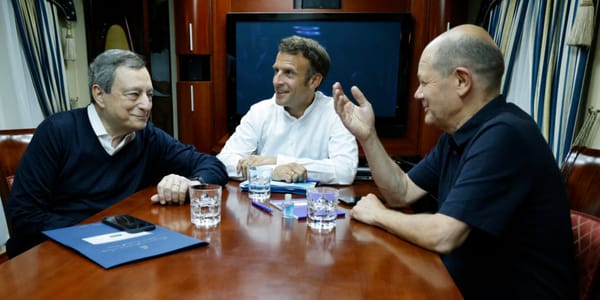 Macron souhaite que le fédéraliste Draghi succède à von der Leyen