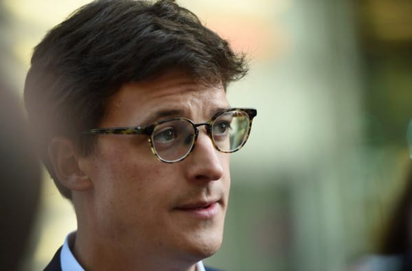 Flicage Internet des opposants : l’Assemblée Nationale franchit une première étape