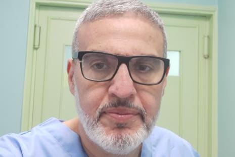 Le docteur Abu Sitta, témoin de Gaza, interdit de séjour à Paris par l’Allemagne