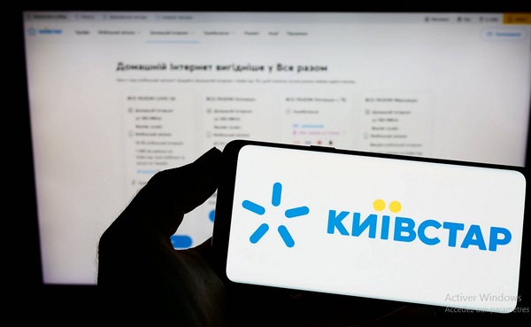 Ukraine : de l’argent pour les armes et la téléphonie mobile, par Ulrike Reisner