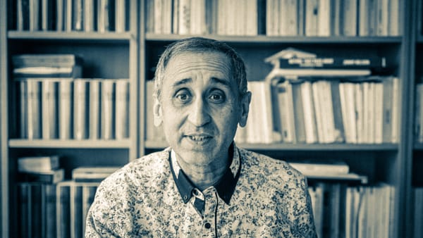 Thierry Meyssan fait sa rentrée sur le Courrier, et tout y passe : Macron, Poutine, Trump, Harris, et bien d’autres